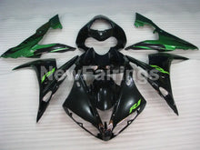 Charger l&#39;image dans la galerie, Black and Green Flame - YZF-R1 04-06 Fairing Kit - Vehicles