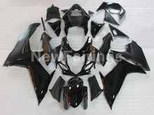 Charger l&#39;image dans la galerie, Gloss Black and Matte No decals - GSX-R750 11-24 Fairing