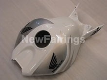 Charger l&#39;image dans la galerie, Pearl White and Silver Repsol - CBR1000RR 04-05 Fairing Kit