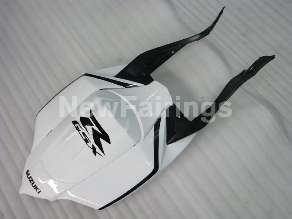 White and Black Corona - GSX-R600 08-10 Fairing Kit