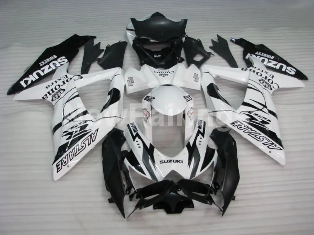 White and Black Corona - GSX-R600 08-10 Fairing Kit