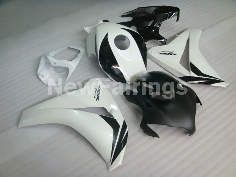 White and Matte Black Factory Style - CBR1000RR 08-11