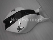 Charger l&#39;image dans la galerie, White and Black PRAMAC - CBR1000RR 06-07 Fairing Kit -