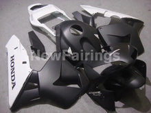 Charger l&#39;image dans la galerie, White and Matte Black Factory Style - CBR600RR 03-04 Fairing